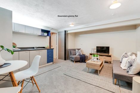 Photo of property in 15 Higham Ferrers Place, Red Beach, 0932