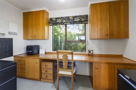 Photo of property in 40 Kinloch Place, Papakowhai, Porirua, 5024