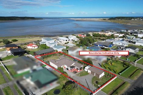 Photo of property in 22 Shortt Street, Foxton Beach, Foxton, 4815