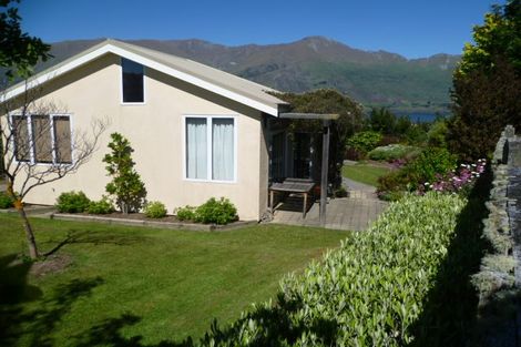 Photo of property in 9 Mulberry Lane, Wanaka, 9305