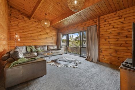 Photo of property in 27 Clarks Beach Road, Clarks Beach, 2122