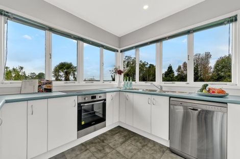 Photo of property in 180a Old Titirangi Road, New Lynn, Auckland, 0600