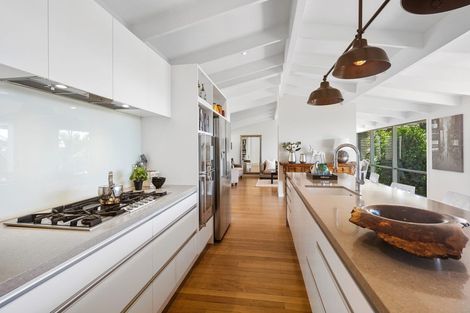 Photo of property in 32 Seaview Avenue, Northcote, Auckland, 0627