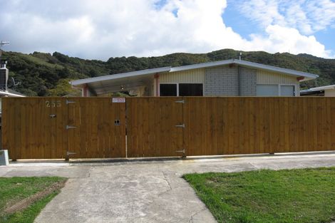 Photo of property in 253 Wellington Road, Wainuiomata, Lower Hutt, 5014