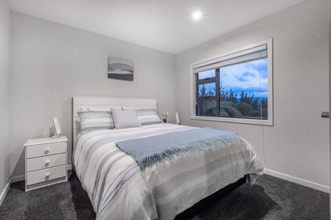 Photo of property in 154 Endeavour Drive, Whitby, Porirua, 5024