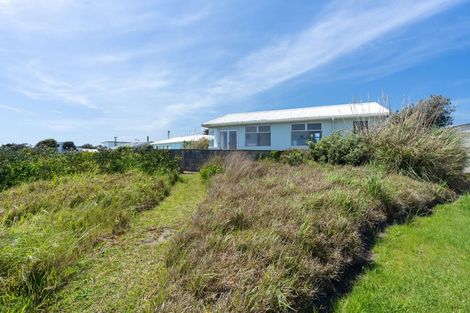 Photo of property in 7 Kent Avenue, Waitarere Beach, Levin, 5510