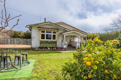 Photo of property in 7 Charlotte Street, Takapau, 4203