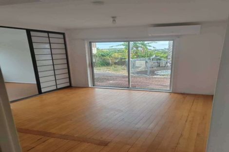 Photo of property in 605 Glenfield Road, Totara Vale, Auckland, 0629