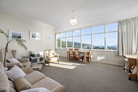 Photo of property in Rona House, 33 Rimu Street, Eastbourne, Lower Hutt, 5013