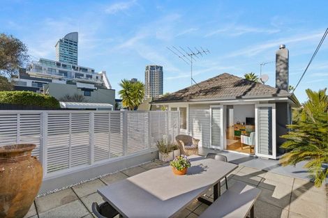 Photo of property in 1/20 Huron Street, Takapuna, Auckland, 0622