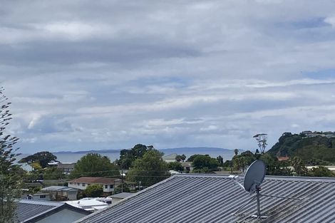 Photo of property in 27a Holiday Road, Stanmore Bay, Whangaparaoa, 0932