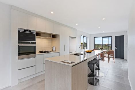 Photo of property in 5 Parkmore Drive, Rosehill, Papakura, 2113