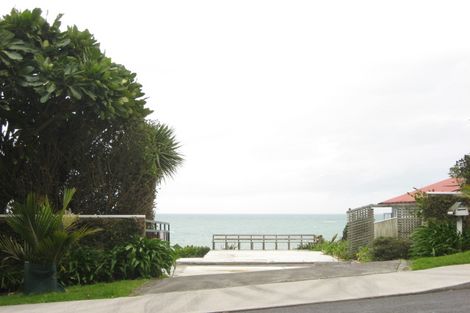 Photo of property in 69 Messenger Terrace, Oakura, 4314