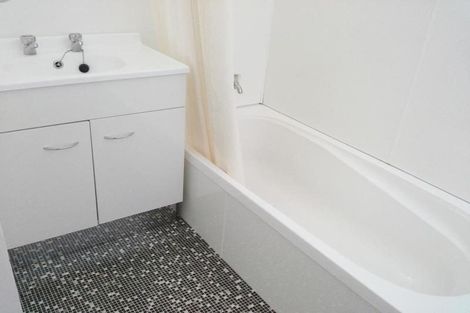 Photo of property in 2/385a Devon Street West, Lynmouth, New Plymouth, 4310