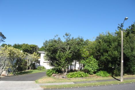 Photo of property in 11 Pickwick Parade, Mellons Bay, Auckland, 2014