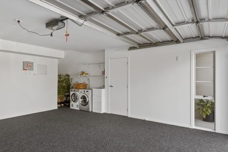 Photo of property in 250c Courtenay Street, Strandon, New Plymouth, 4312