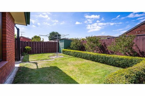 Photo of property in 2 Elsom Lane, Avonhead, Christchurch, 8042