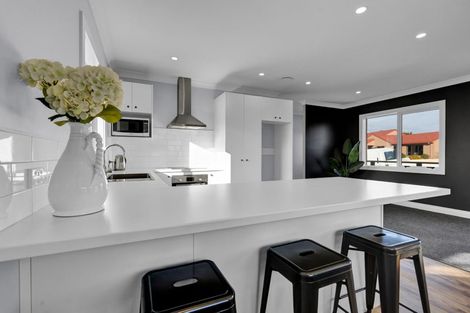 Photo of property in 20a Maple Crescent, Whalers Gate, New Plymouth, 4310