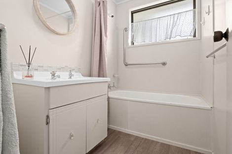 Photo of property in 4 Windleborn Lane, Melville, Hamilton, 3206