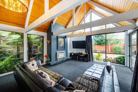 Photo of property in 9 Truscott Grove, Awapuni, Palmerston North, 4412