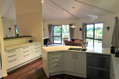 Photo of property in 108 Mountain Road, Henderson Valley, Auckland, 0612