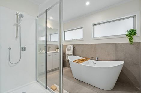 Photo of property in 4 Henley Road, Kaukapakapa, 0871