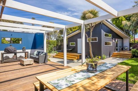 Photo of property in 131 Somerfield Street, Somerfield, Christchurch, 8024