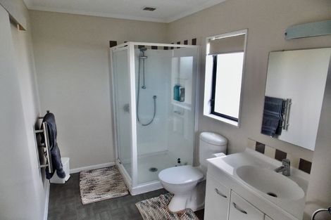 Photo of property in 8 Kauri Lane, Red Hill, Papakura, 2110