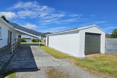 Photo of property in 15 Main Road, Whataroa, 7886