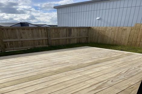 Photo of property in 21 Morus Road, Massey, Auckland, 0614