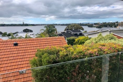 Photo of property in 1/29 Pupuke Road, Takapuna, Auckland, 0622