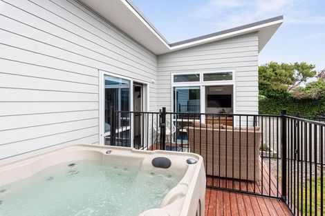 Photo of property in 5a Sharda Grove, Paraparaumu Beach, Paraparaumu, 5032