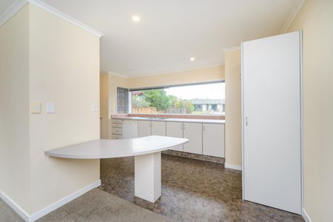 Photo of property in 4 Royal Oak Drive, Kelvin Grove, Palmerston North, 4414