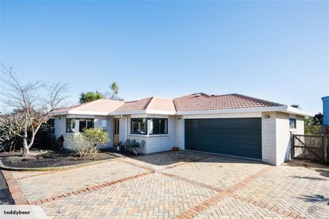 Photo of property in 15 Woburn Place, Takaro, Palmerston North, 4412