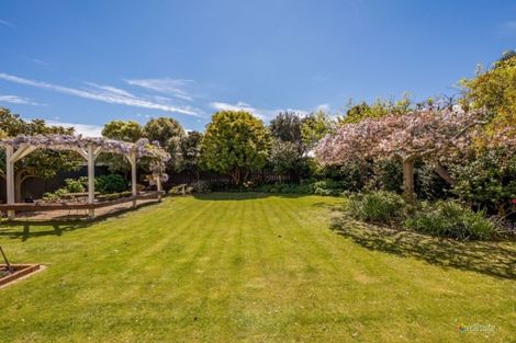 Photo of property in 25 Hinau Street, Woburn, Lower Hutt, 5010