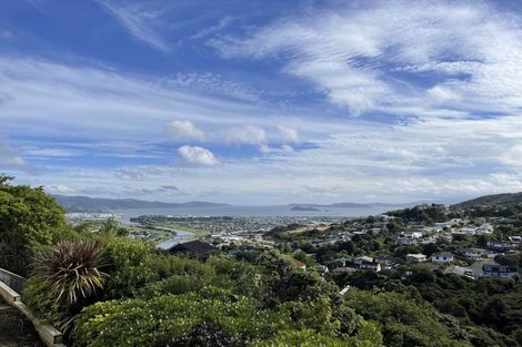 Photo of property in 95 Viewmont Drive, Harbour View, Lower Hutt, 5010