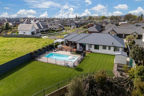 Photo of property in 10 Clifford Close, Leamington, Cambridge, 3432