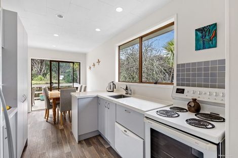 Photo of property in 34 Spinella Drive, Bayview, Auckland, 0629