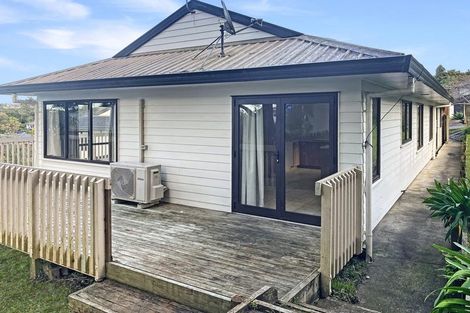 Photo of property in 9 Amery Place, West Harbour, Auckland, 0618