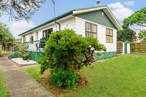 Photo of property in 10 Noble Street, Waiuku, 2123