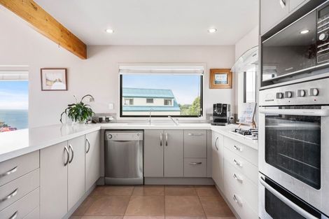 Photo of property in 400 Onemana Drive, Onemana, Whangamata, 3691