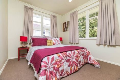 Photo of property in 50 Sutton Crescent, Papakura, 2110