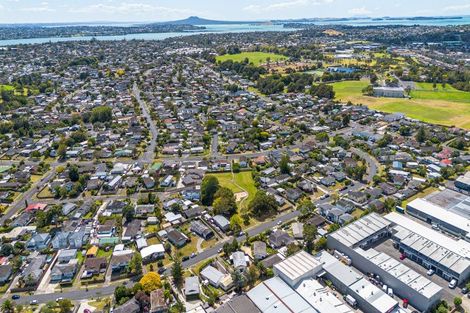 Photo of property in 36 Reelick Avenue, Pakuranga Heights, Auckland, 2010