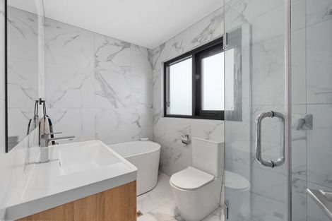 Photo of property in 148a Hutchinsons Road, Bucklands Beach, Auckland, 2014