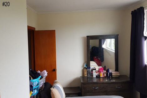 Photo of property in 20-22 Sievers Grove, Cannons Creek, Porirua, 5024