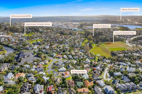 Photo of property in 18a Jacanas Place, Unsworth Heights, Auckland, 0632
