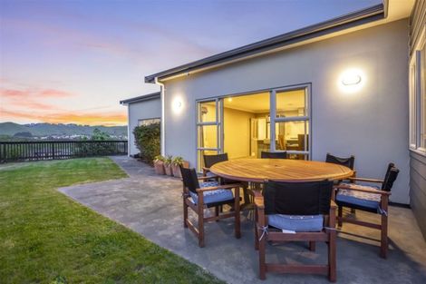 Photo of property in 9 Tongariro Drive, Aotea, Porirua, 5024