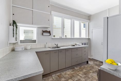 Photo of property in 167a Sutherland Road, Lyall Bay, Wellington, 6022