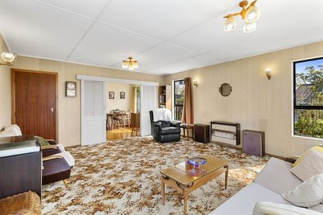 Photo of property in 58 Chapman Street, Newlands, Wellington, 6037