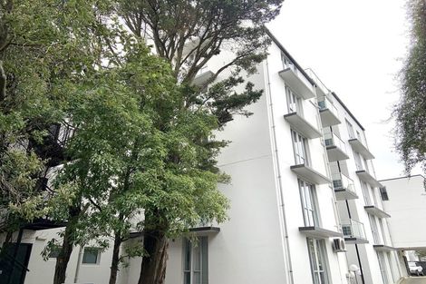Photo of property in 2/15 Peterborough Street, Christchurch Central, Christchurch, 8013